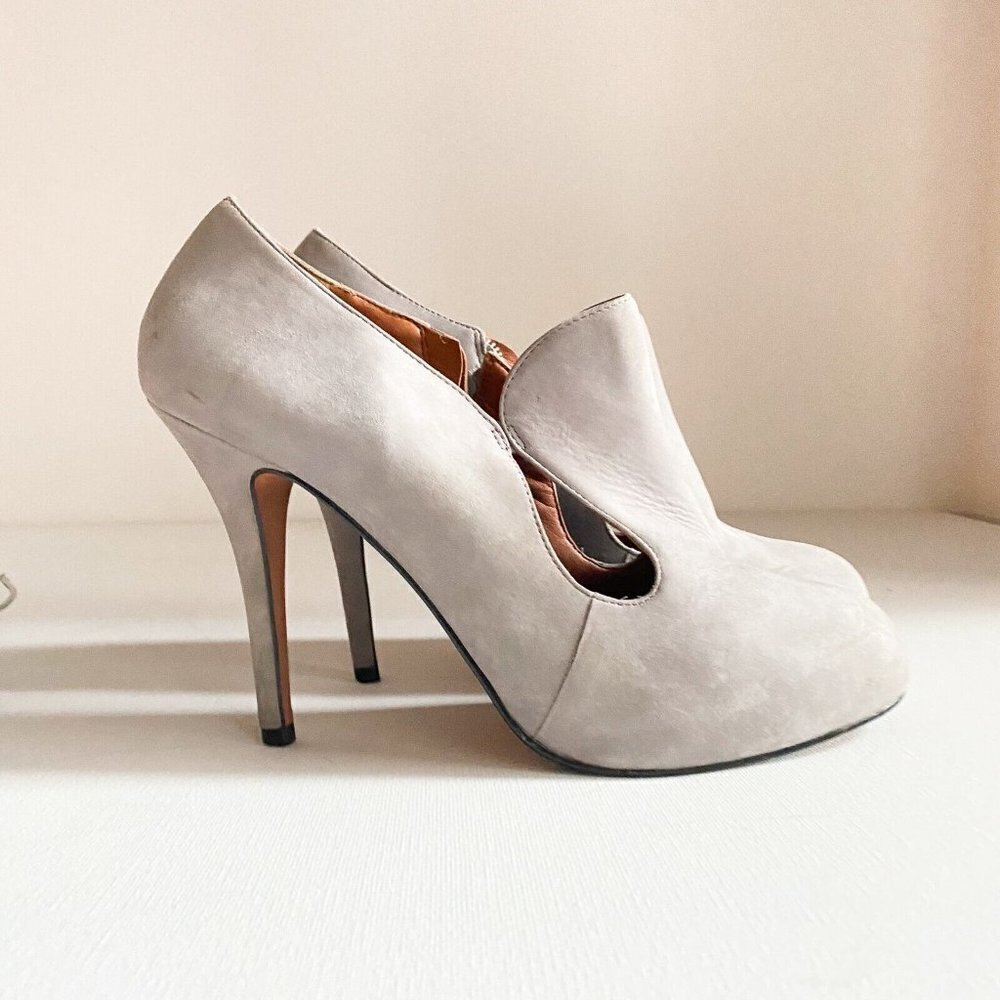 Zilian Light Grey Suede Unique Cut Out Detail Round Toe Heels 10